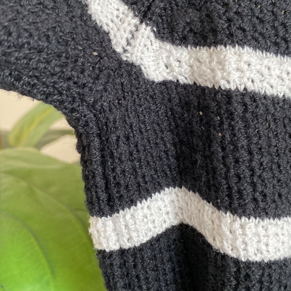 Striped Sweater Black & White, High-Low - Picture 4 of 6